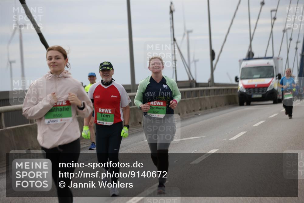 03.10.2025 - Köhlbrandbrückenlauf Jannik Wohlers http://msf.ph/oto/9140672 03.10.2025 16:12:34 Position 1 8506, 8648, 8646 meine-sportfotos.de