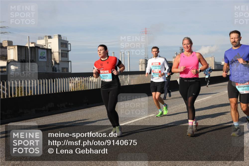 03.10.2025 - Köhlbrandbrückenlauf Lena Gebhardt http://msf.ph/oto/9140675 03.10.2025 09:58:25 Position 2 3747, 2368, 2454, 1212 meine-sportfotos.de