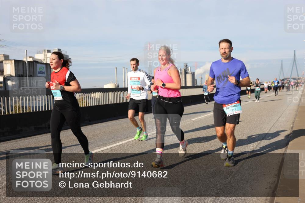 03.10.2025 - Köhlbrandbrückenlauf Lena Gebhardt http://msf.ph/oto/9140682 03.10.2025 09:58:26 Position 2 3747, 2368, 2454, 1212 meine-sportfotos.de