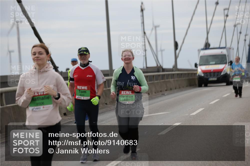 03.10.2025 - Köhlbrandbrückenlauf Jannik Wohlers http://msf.ph/oto/9140683 03.10.2025 16:12:34 Position 1 8506, 8648, 8646 meine-sportfotos.de