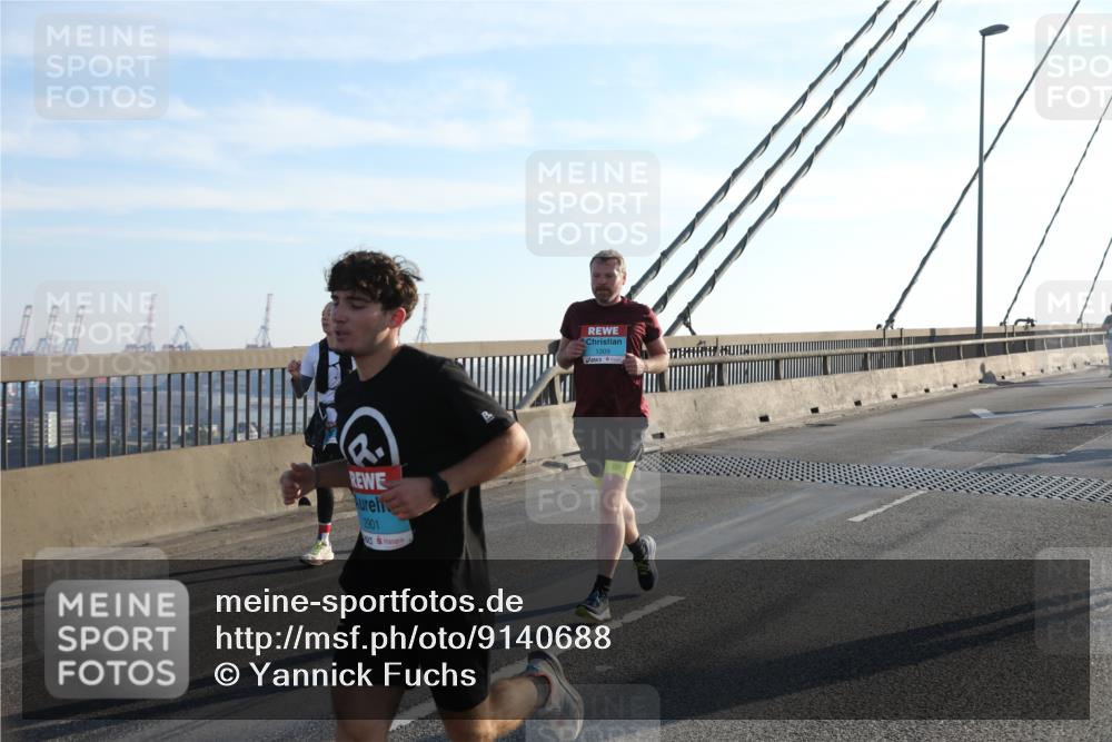 03.10.2025 - Köhlbrandbrückenlauf Yannick Fuchs http://msf.ph/oto/9140688 03.10.2025 08:25:33 Position 2 2901, 1309 meine-sportfotos.de