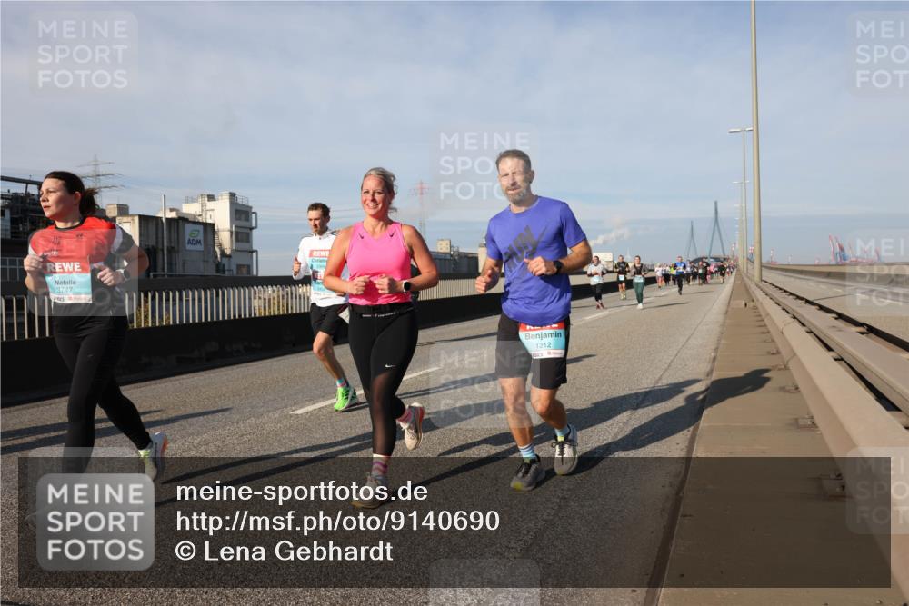 03.10.2025 - Köhlbrandbrückenlauf Lena Gebhardt http://msf.ph/oto/9140690 03.10.2025 09:58:26 Position 2 3747, 1212 meine-sportfotos.de