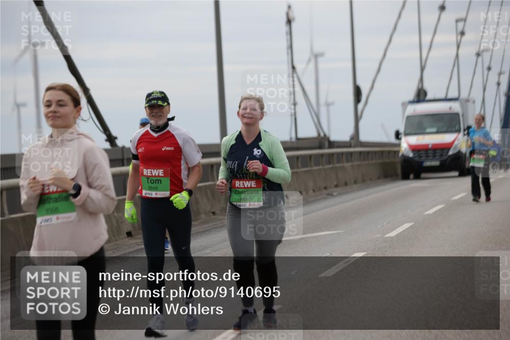 03.10.2025 - Köhlbrandbrückenlauf Jannik Wohlers http://msf.ph/oto/9140695 03.10.2025 16:12:34 Position 1 8648, 8646 meine-sportfotos.de