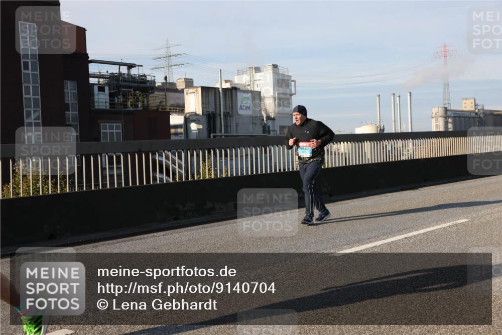 03.10.2025 - Köhlbrandbrückenlauf Lena Gebhardt http://msf.ph/oto/9140704 03.10.2025 09:58:27 Position 2 2372 meine-sportfotos.de
