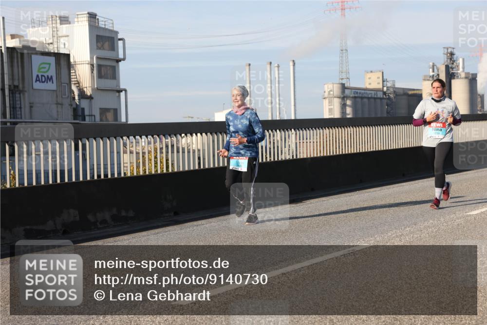 03.10.2025 - Köhlbrandbrückenlauf Lena Gebhardt http://msf.ph/oto/9140730 03.10.2025 09:58:30 Position 2 1719 meine-sportfotos.de
