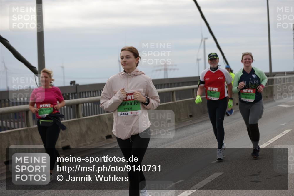 03.10.2025 - Köhlbrandbrückenlauf Jannik Wohlers http://msf.ph/oto/9140731 03.10.2025 16:12:35 Position 1 8506, 8646 meine-sportfotos.de