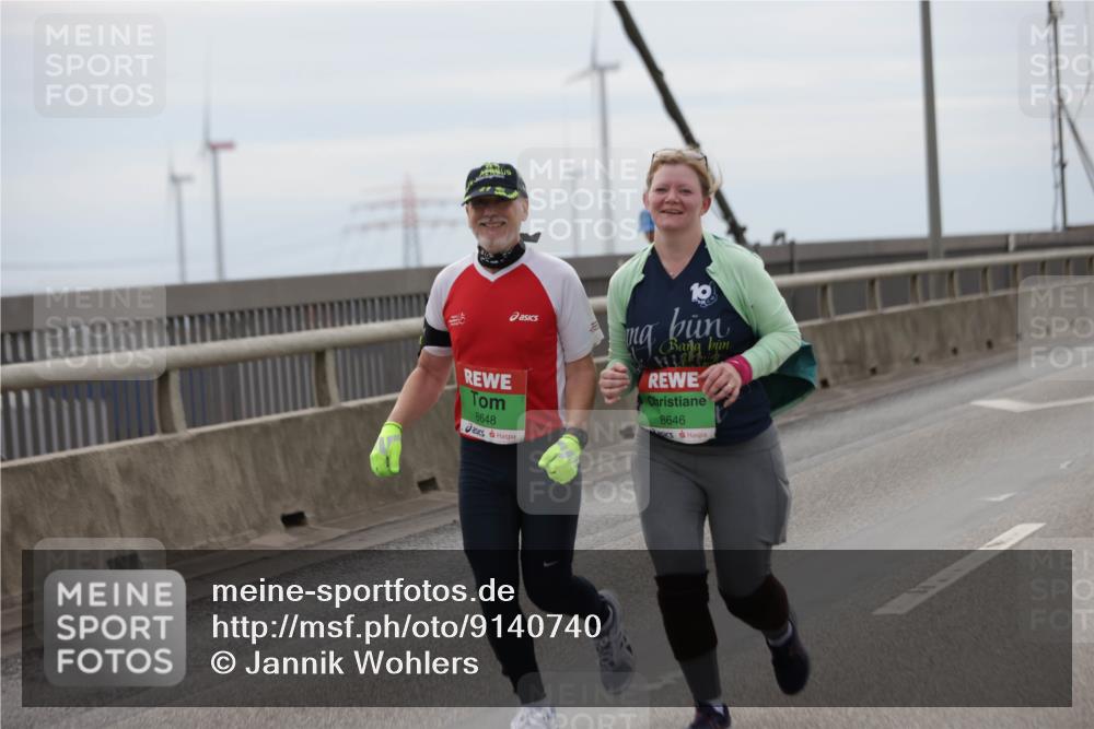 03.10.2025 - Köhlbrandbrückenlauf Jannik Wohlers http://msf.ph/oto/9140740 03.10.2025 16:12:35 Position 1 8648, 8646 meine-sportfotos.de