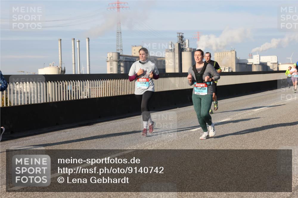 03.10.2025 - Köhlbrandbrückenlauf Lena Gebhardt http://msf.ph/oto/9140742 03.10.2025 09:58:30 Position 2 1719, 2678 meine-sportfotos.de