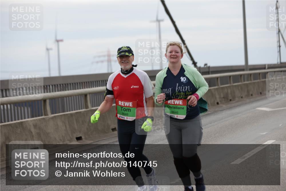 03.10.2025 - Köhlbrandbrückenlauf Jannik Wohlers http://msf.ph/oto/9140745 03.10.2025 16:12:36 Position 1 8648, 8646 meine-sportfotos.de