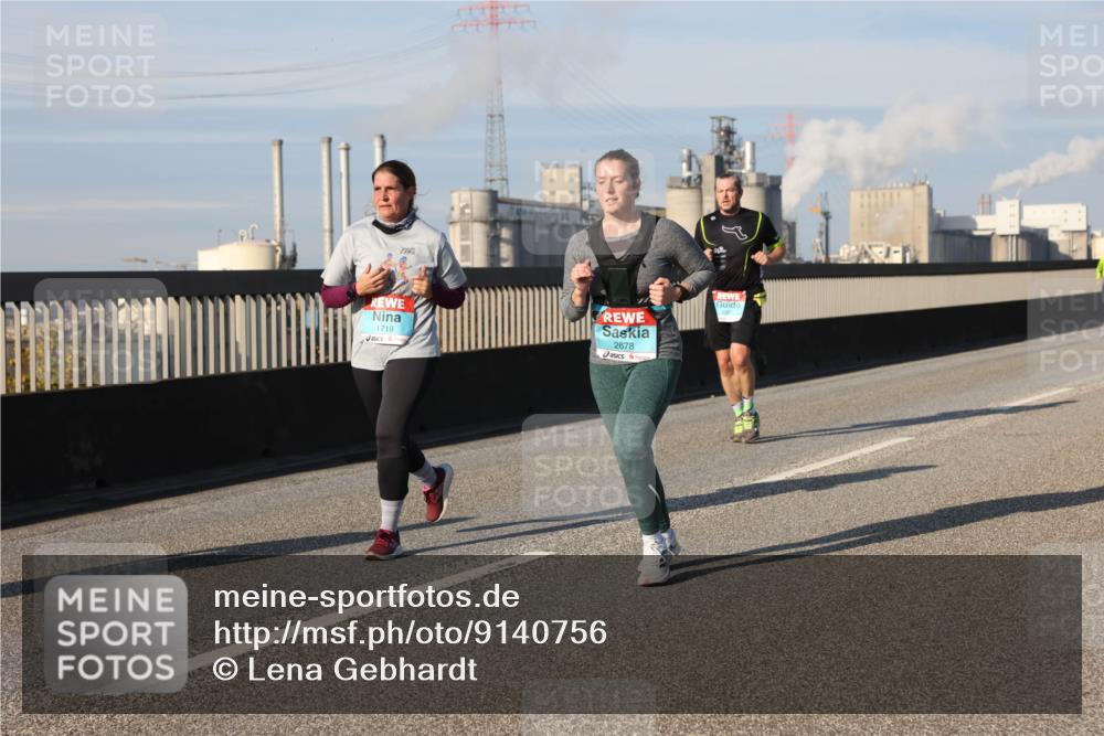 03.10.2025 - Köhlbrandbrückenlauf Lena Gebhardt http://msf.ph/oto/9140756 03.10.2025 09:58:31 Position 2 1719, 2678 meine-sportfotos.de