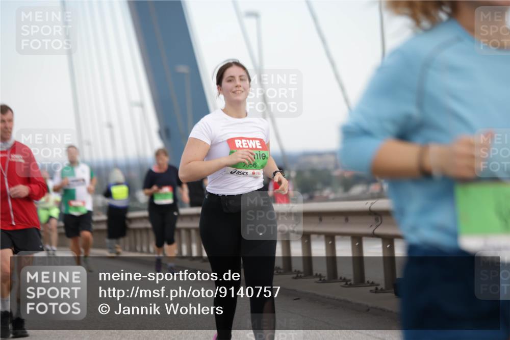 03.10.2025 - Köhlbrandbrückenlauf Jannik Wohlers http://msf.ph/oto/9140757 03.10.2025 15:32:59 Position 1 7956 meine-sportfotos.de