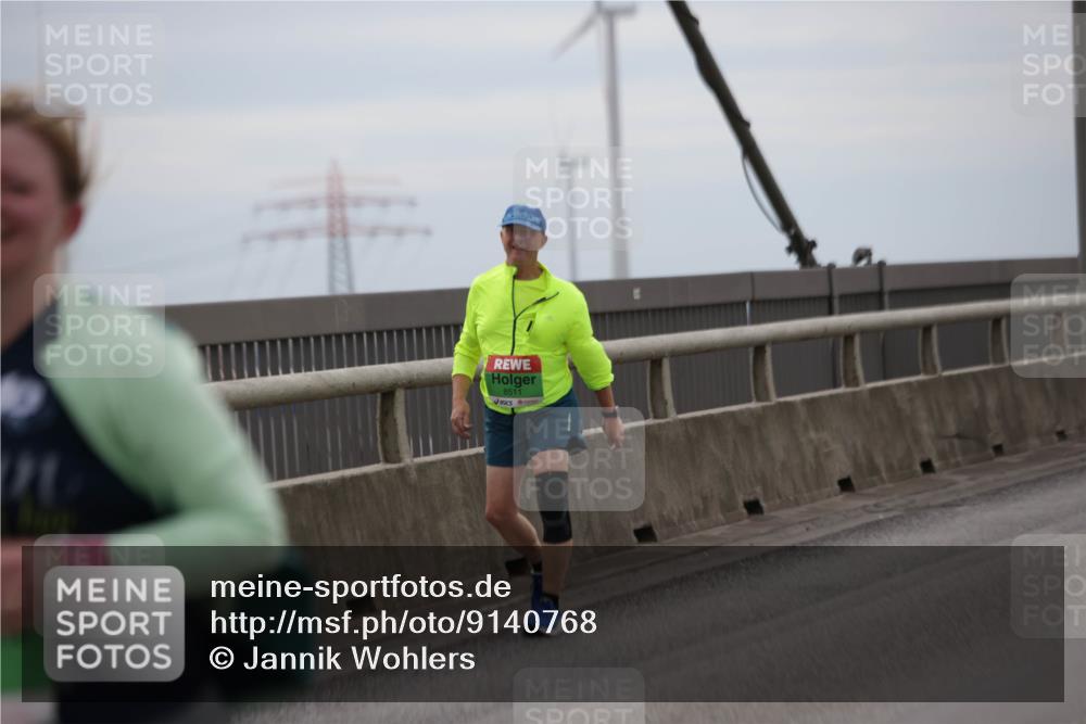 03.10.2025 - Köhlbrandbrückenlauf Jannik Wohlers http://msf.ph/oto/9140768 03.10.2025 16:12:37 Position 1 8511 meine-sportfotos.de