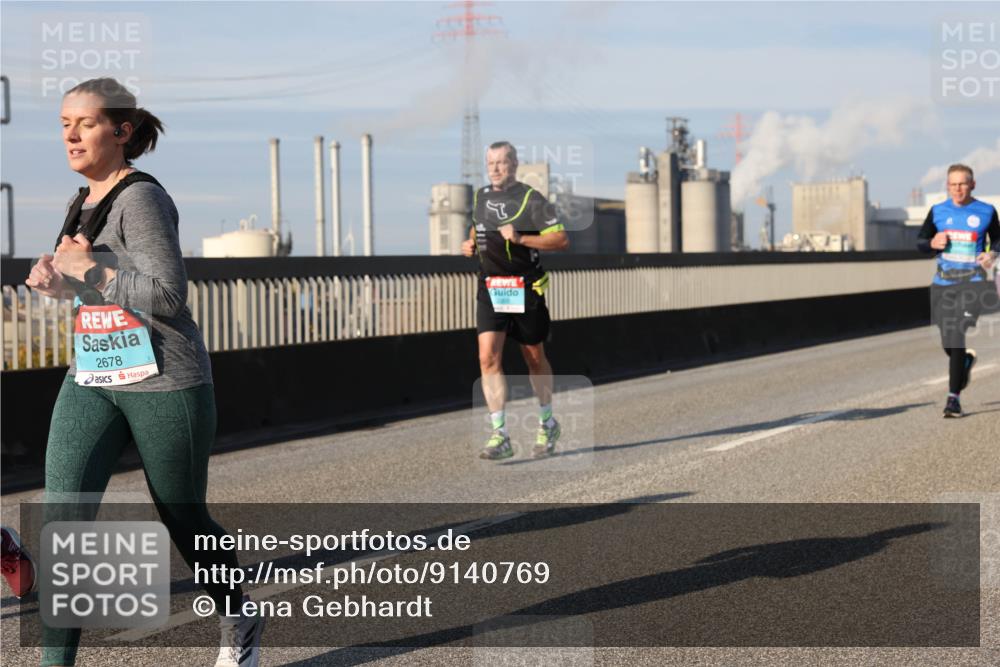 03.10.2025 - Köhlbrandbrückenlauf Lena Gebhardt http://msf.ph/oto/9140769 03.10.2025 09:58:32 Position 2 2678 meine-sportfotos.de