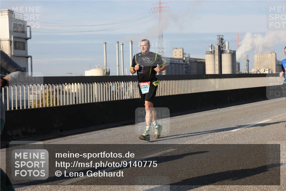 03.10.2025 - Köhlbrandbrückenlauf Lena Gebhardt http://msf.ph/oto/9140775 03.10.2025 09:58:33 Position 2  meine-sportfotos.de