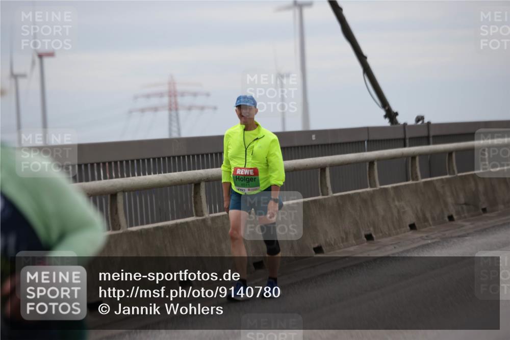 03.10.2025 - Köhlbrandbrückenlauf Jannik Wohlers http://msf.ph/oto/9140780 03.10.2025 16:12:37 Position 1 8511 meine-sportfotos.de