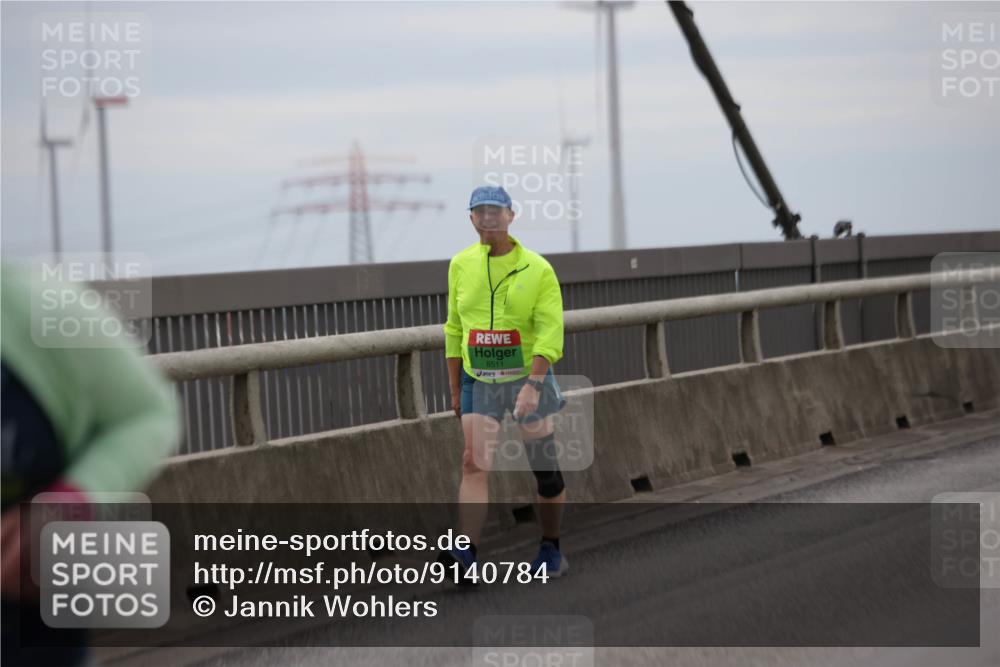 03.10.2025 - Köhlbrandbrückenlauf Jannik Wohlers http://msf.ph/oto/9140784 03.10.2025 16:12:37 Position 1 8511 meine-sportfotos.de