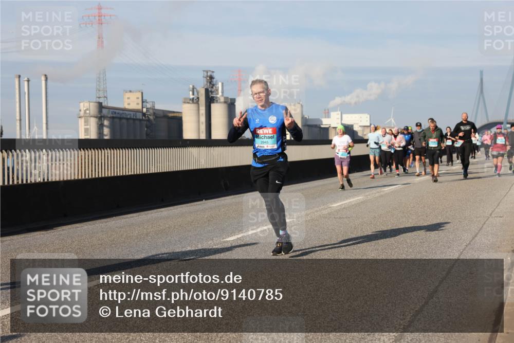 03.10.2025 - Köhlbrandbrückenlauf Lena Gebhardt http://msf.ph/oto/9140785 03.10.2025 09:58:34 Position 2 2945 meine-sportfotos.de