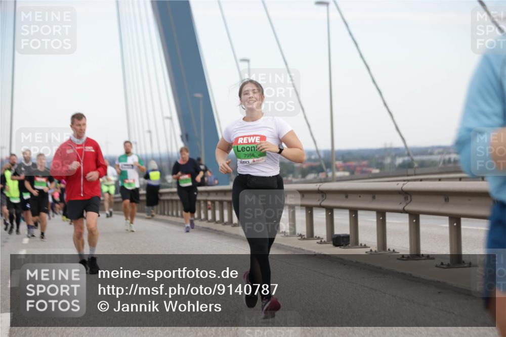 03.10.2025 - Köhlbrandbrückenlauf Jannik Wohlers http://msf.ph/oto/9140787 03.10.2025 15:33:00 Position 1 7956 meine-sportfotos.de