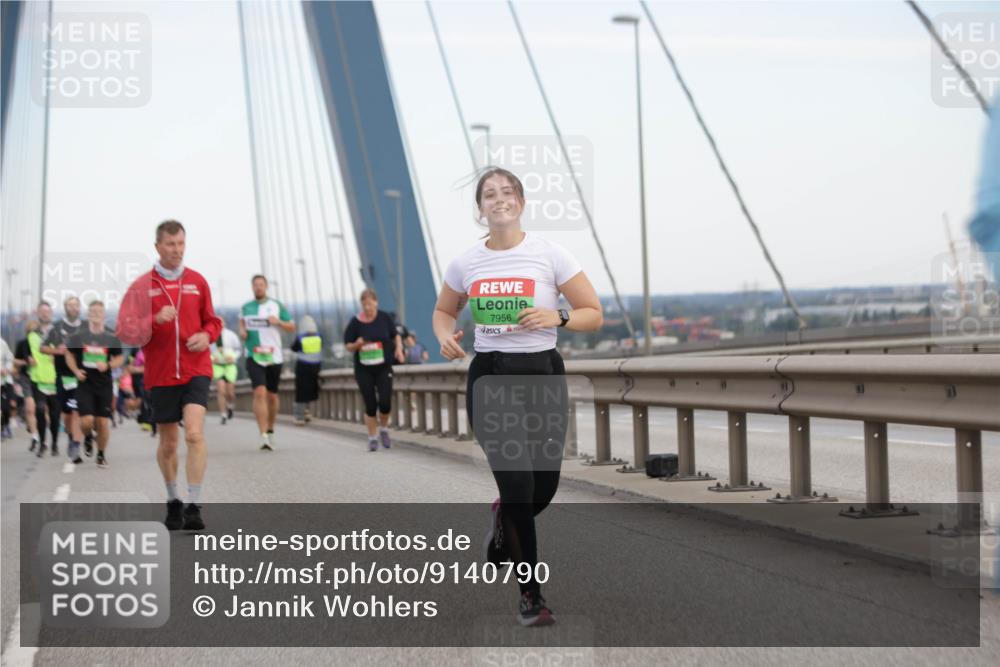 03.10.2025 - Köhlbrandbrückenlauf Jannik Wohlers http://msf.ph/oto/9140790 03.10.2025 15:33:00 Position 1 7956 meine-sportfotos.de