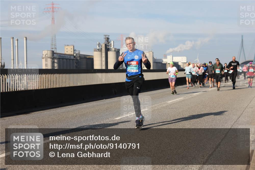 03.10.2025 - Köhlbrandbrückenlauf Lena Gebhardt http://msf.ph/oto/9140791 03.10.2025 09:58:34 Position 2 2945 meine-sportfotos.de