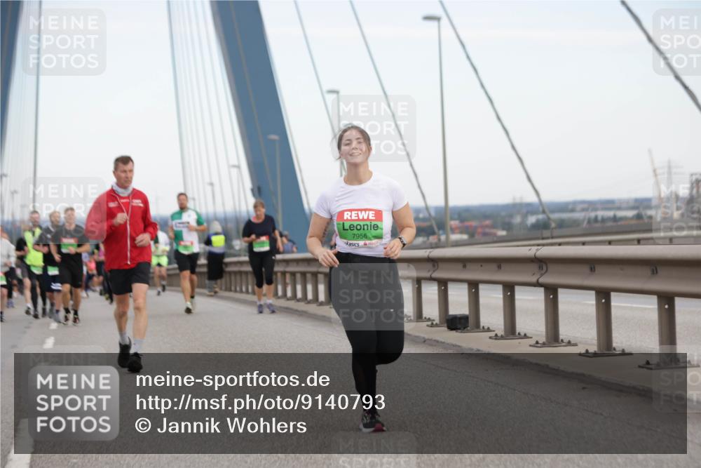 03.10.2025 - Köhlbrandbrückenlauf Jannik Wohlers http://msf.ph/oto/9140793 03.10.2025 15:33:00 Position 1 7956 meine-sportfotos.de