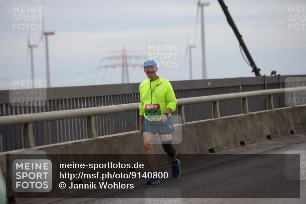 03.10.2025 - Köhlbrandbrückenlauf Jannik Wohlers http://msf.ph/oto/9140800 03.10.2025 16:12:37 Position 1 8511 meine-sportfotos.de