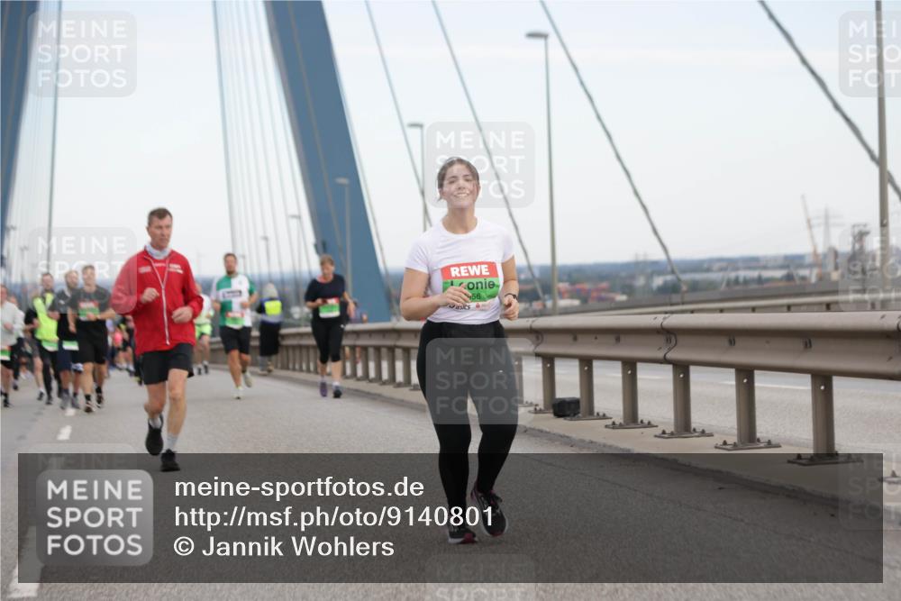 03.10.2025 - Köhlbrandbrückenlauf Jannik Wohlers http://msf.ph/oto/9140801 03.10.2025 15:33:00 Position 1 56 meine-sportfotos.de