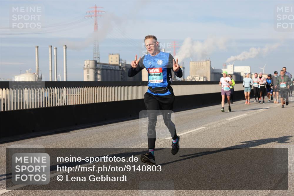 03.10.2025 - Köhlbrandbrückenlauf Lena Gebhardt http://msf.ph/oto/9140803 03.10.2025 09:58:34 Position 2 2945 meine-sportfotos.de