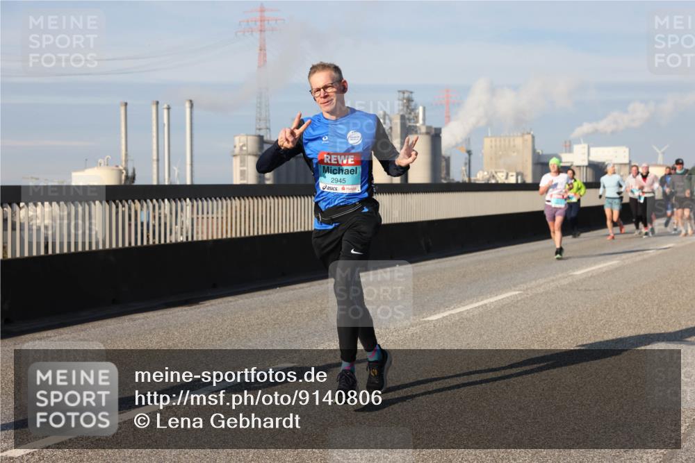 03.10.2025 - Köhlbrandbrückenlauf Lena Gebhardt http://msf.ph/oto/9140806 03.10.2025 09:58:34 Position 2 2945 meine-sportfotos.de