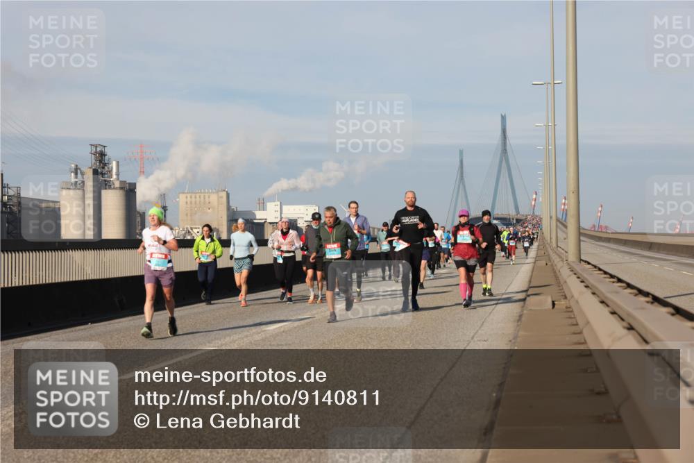 03.10.2025 - Köhlbrandbrückenlauf Lena Gebhardt http://msf.ph/oto/9140811 03.10.2025 09:58:36 Position 2  meine-sportfotos.de