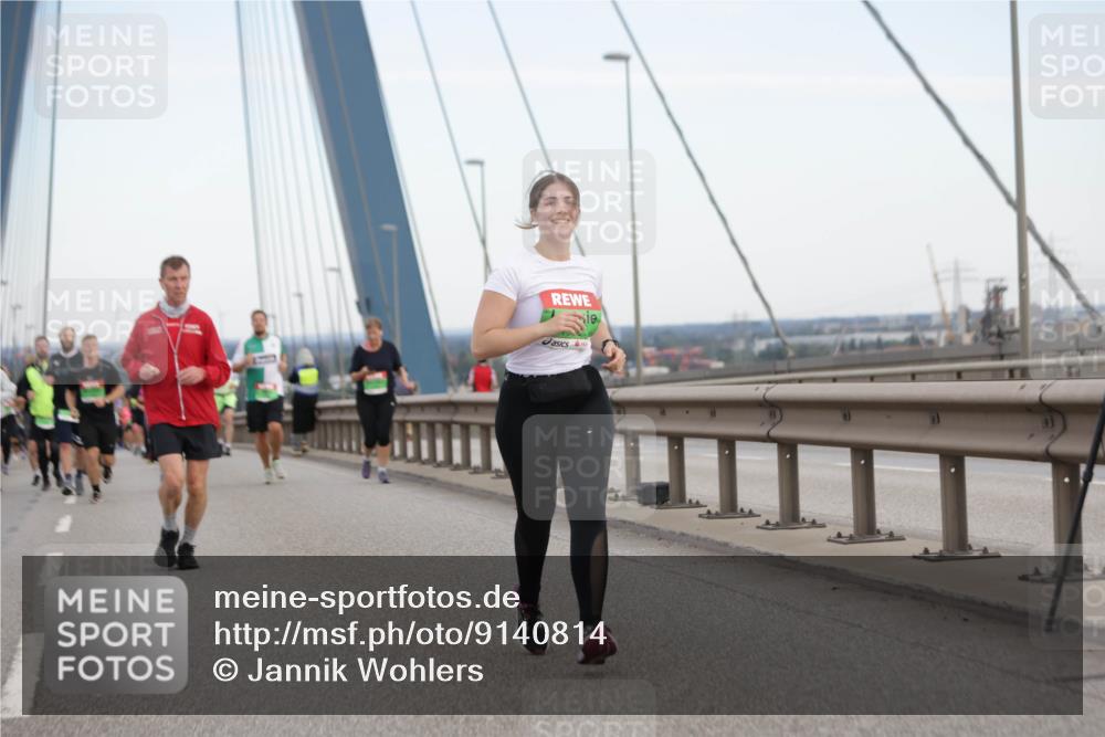 03.10.2025 - Köhlbrandbrückenlauf Jannik Wohlers http://msf.ph/oto/9140814 03.10.2025 15:33:00 Position 1  meine-sportfotos.de