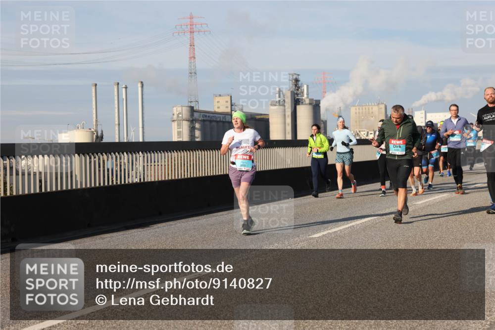 03.10.2025 - Köhlbrandbrückenlauf Lena Gebhardt http://msf.ph/oto/9140827 03.10.2025 09:58:38 Position 2 3833, 3488 meine-sportfotos.de