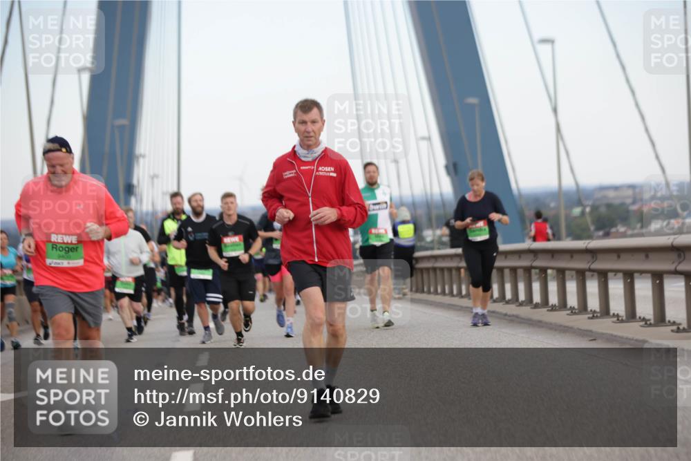 03.10.2025 - Köhlbrandbrückenlauf Jannik Wohlers http://msf.ph/oto/9140829 03.10.2025 15:33:01 Position 1 9400 meine-sportfotos.de