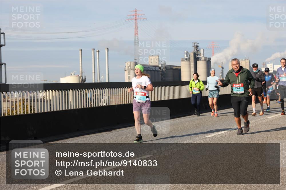03.10.2025 - Köhlbrandbrückenlauf Lena Gebhardt http://msf.ph/oto/9140833 03.10.2025 09:58:38 Position 2 3833, 3488 meine-sportfotos.de