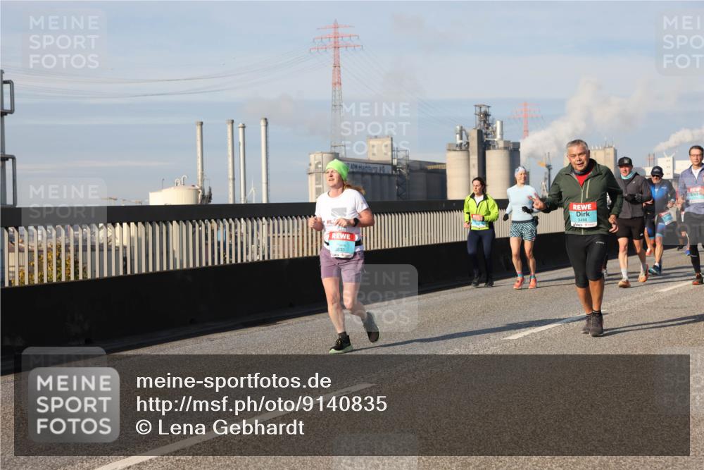 03.10.2025 - Köhlbrandbrückenlauf Lena Gebhardt http://msf.ph/oto/9140835 03.10.2025 09:58:38 Position 2 3833 meine-sportfotos.de