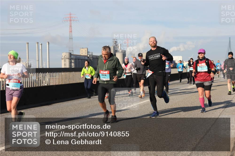 03.10.2025 - Köhlbrandbrückenlauf Lena Gebhardt http://msf.ph/oto/9140855 03.10.2025 09:58:39 Position 2 3833, 3488, 2017 meine-sportfotos.de