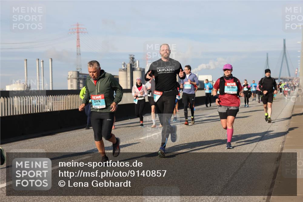 03.10.2025 - Köhlbrandbrückenlauf Lena Gebhardt http://msf.ph/oto/9140857 03.10.2025 09:58:40 Position 2 3488, 2017 meine-sportfotos.de