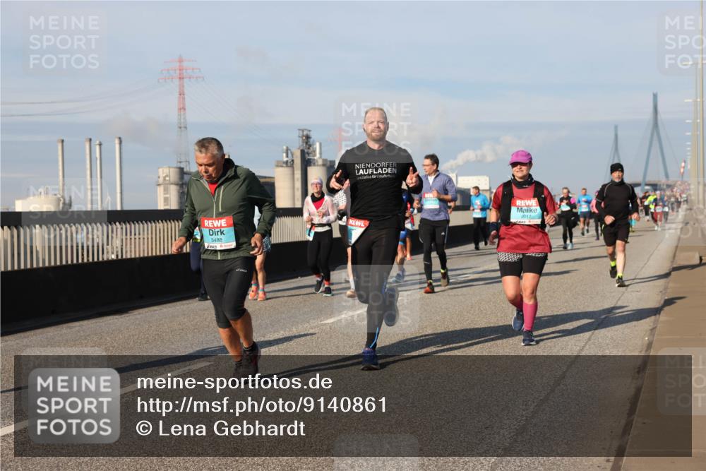 03.10.2025 - Köhlbrandbrückenlauf Lena Gebhardt http://msf.ph/oto/9140861 03.10.2025 09:58:40 Position 2 3488, 2017 meine-sportfotos.de