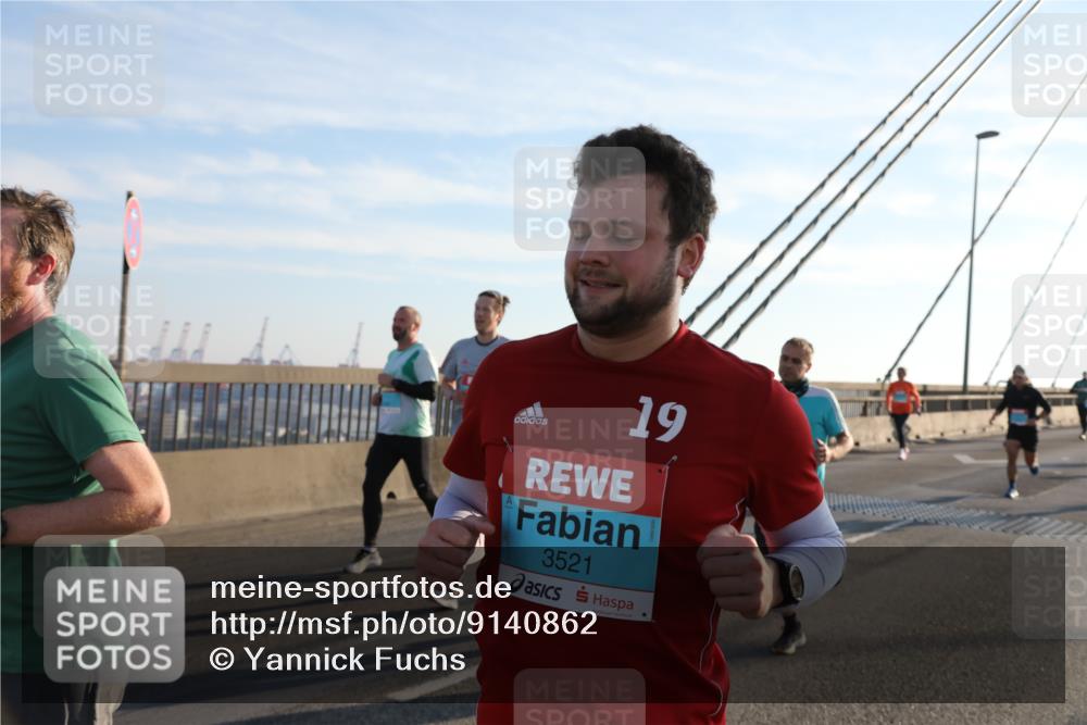 03.10.2025 - Köhlbrandbrückenlauf Yannick Fuchs http://msf.ph/oto/9140862 03.10.2025 08:25:45 Position 2 19, 3521 meine-sportfotos.de