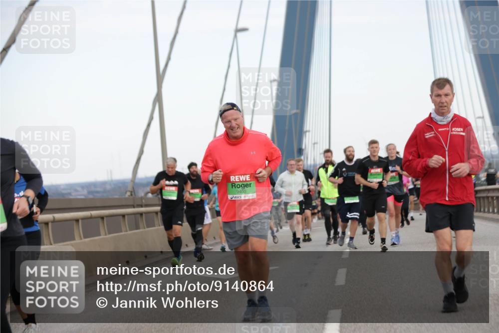 03.10.2025 - Köhlbrandbrückenlauf Jannik Wohlers http://msf.ph/oto/9140864 03.10.2025 15:33:02 Position 1 9400 meine-sportfotos.de