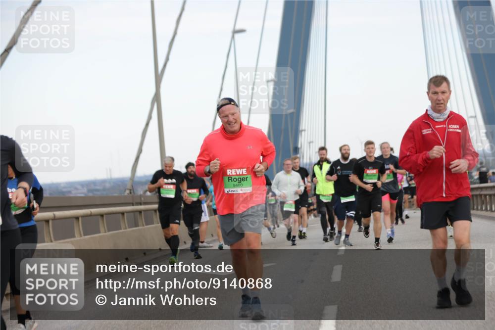 03.10.2025 - Köhlbrandbrückenlauf Jannik Wohlers http://msf.ph/oto/9140868 03.10.2025 15:33:02 Position 1 9400 meine-sportfotos.de