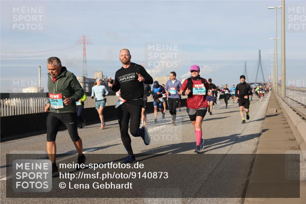 03.10.2025 - Köhlbrandbrückenlauf Lena Gebhardt http://msf.ph/oto/9140873 03.10.2025 09:58:40 Position 2 3488, 2017 meine-sportfotos.de