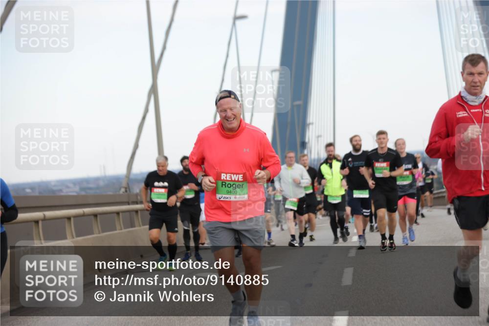 03.10.2025 - Köhlbrandbrückenlauf Jannik Wohlers http://msf.ph/oto/9140885 03.10.2025 15:33:02 Position 1 9400 meine-sportfotos.de