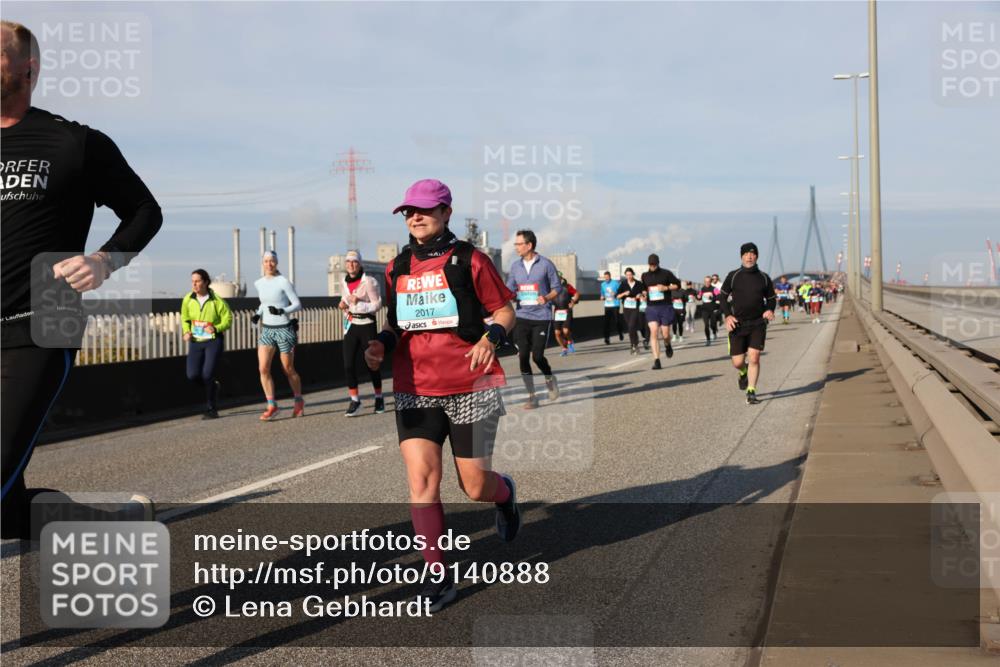03.10.2025 - Köhlbrandbrückenlauf Lena Gebhardt http://msf.ph/oto/9140888 03.10.2025 09:58:41 Position 2 2017 meine-sportfotos.de