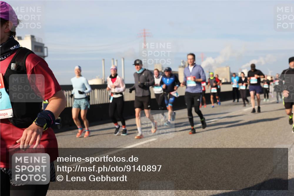 03.10.2025 - Köhlbrandbrückenlauf Lena Gebhardt http://msf.ph/oto/9140897 03.10.2025 09:58:42 Position 2  meine-sportfotos.de