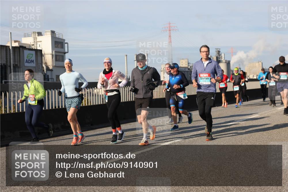 03.10.2025 - Köhlbrandbrückenlauf Lena Gebhardt http://msf.ph/oto/9140901 03.10.2025 09:58:42 Position 2 1556 meine-sportfotos.de