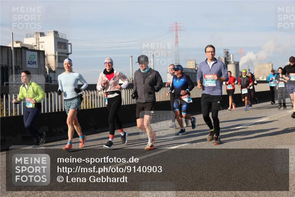 03.10.2025 - Köhlbrandbrückenlauf Lena Gebhardt http://msf.ph/oto/9140903 03.10.2025 09:58:42 Position 2 1556 meine-sportfotos.de