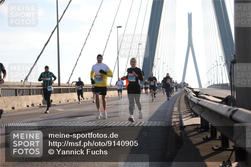 03.10.2025 - Köhlbrandbrückenlauf Yannick Fuchs http://msf.ph/oto/9140905 03.10.2025 08:25:49 Position 2 1 meine-sportfotos.de