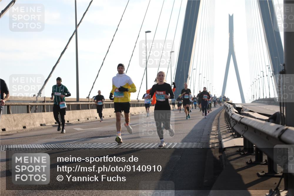 03.10.2025 - Köhlbrandbrückenlauf Yannick Fuchs http://msf.ph/oto/9140910 03.10.2025 08:25:49 Position 2 1208 meine-sportfotos.de