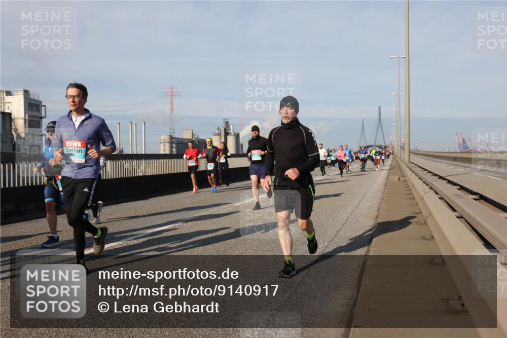 03.10.2025 - Köhlbrandbrückenlauf Lena Gebhardt http://msf.ph/oto/9140917 03.10.2025 09:58:43 Position 2  meine-sportfotos.de